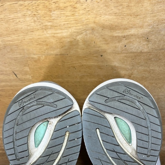 New Balance 860 v10 REFLECTIVE Womens Size 8.5 (B) Running Shoes Gray Silver - Picture 9 of 12